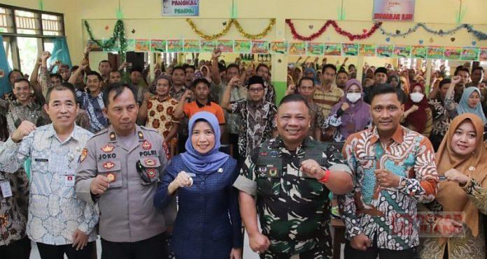 Ristawati Hadiri Pembinaan Guru P3K dan P2KL Di Kec. Alian Ristawati