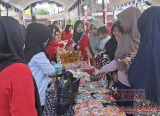 Mbak Eisti Bangga, Warga Serbu Gerakan Pangan Murah di Desa Sidorejo Sayung
