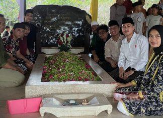 Menepati Janji Hadir di Pusara Sang Proklamator Bung Karno Bung Karno