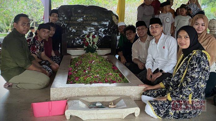 Menepati Janji Hadir di Pusara Sang Proklamator Bung Karno