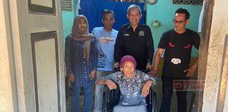 Peduli Masyarakat, Wakil Ketua DPRD Junarso Berikan Bantuan Kursi Roda
