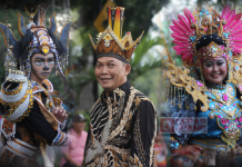 Gelar Solo Batik Carnival (SBC), Teguh Prakosa Tekankan Kreativitas untuk Kelestarian Budaya Solo Batik Carnival