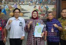 Strategi Apik Bupati Yuni Pipimpin Sragen Tekan Angka Kemiskinan Hingga 0,46% Strategi Apik Bupati Yuni Pipimpin Sragen Tekan Angka Kemiskinan Hingga 0,46%