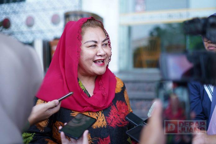 Mbak Ita Jamin Pendidikan Anak Pasutri Tunanetra yang Tertolak PPDB SMA