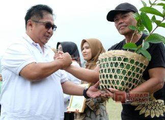 Yunianto Ajak Warga Turut Massifkan Gerakan Penanaman Pohon Yunianto