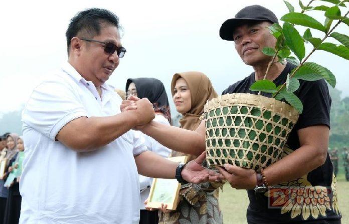 Yunianto Ajak Warga Turut Massifkan Gerakan Penanaman Pohon Yunianto