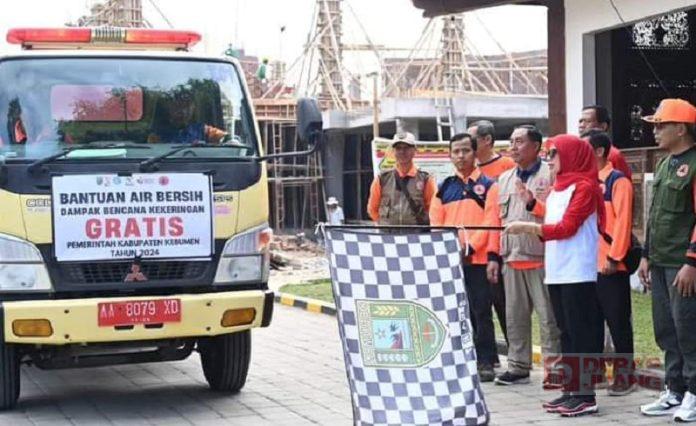 Ristawati Lepas Bantuan Air Bersih untuk Desa Terdampak Kekeringan Ristawati