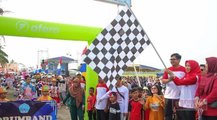 Ristawati Hadiri Karnaval Pejuang Cilik dan Jalan Sehat Di Kec. Bonorowo Ristawati