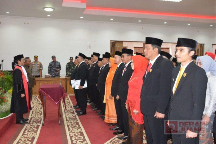 Sah! Seluruh Caleg Terpilih DPRD Kabupaten Cilacap Resmi Dilantik Sah! Seluruh Caleg Terpilih DPRD Kabupaten Cilacap Resmi Dilantik