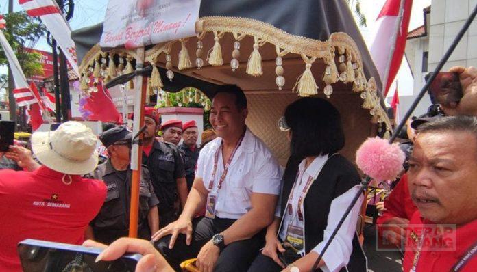 Gunakan Delman, Andika-Hendi Resmi Daftarkan Diri ke KPU Provinsi Jawa Tengah!