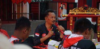 Isnaeni Bersama Puluhan Kelompok Kesenian Barisan Hok-Ya Bersilaturahmi ke Panti Marhaen Isnaeni Bersama Puluhan Kelompok Kesenian Barisan Hok-Ya Silaturahmi ke Panti Marhaen