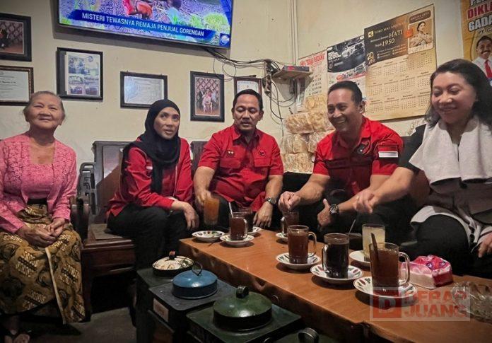 Andika-Hendi Kunjungi Wisata Kuliner Legend Waroeng Jadoel Andika-Hendi