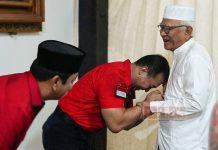 Andika – Hendi Sowan ke Kediaman Gus Mus di Rembang Andika - Hendi Sowan ke Kediaman Gus Mus di Rembang