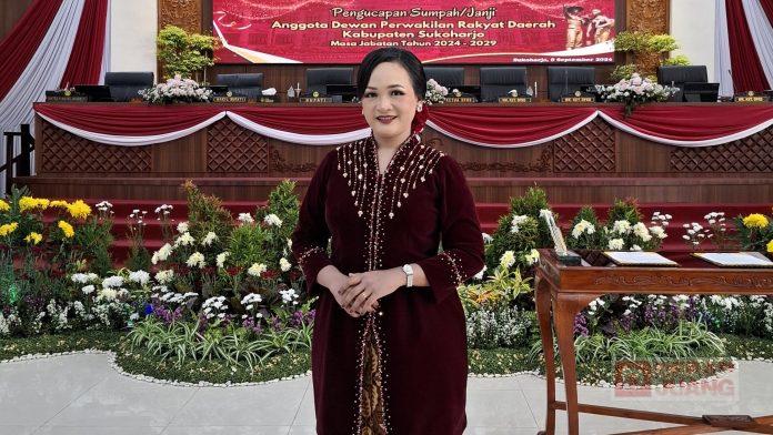 Debora Melani Rian Astuti, seorang Asisten Mentor Juang (AMJ) Komunitas Juang Jawa Tengah, resmi dilantik sebagai anggota DPRD Kabupaten Sukoharjo