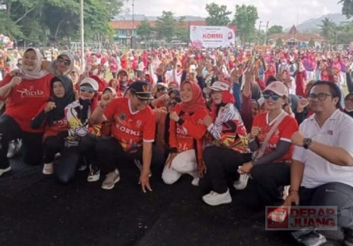 Ristawati Hadiri Senam Sehat Bersama KORMI Di Kecamatan Karanganyar Ristawati