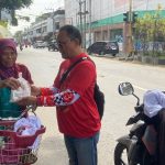 Agung Satria Bagikan Kaos Andika-Hendi dan Sarapan ke Ojol & Tukang Becak