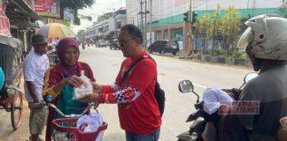 Agung Satria Bagikan Kaos Andika-Hendi dan Sarapan ke Ojol & Tukang Becak