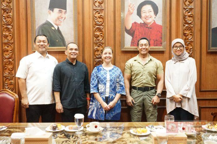 Terima Kunjungan Kedutaan Inggris, Andika - Hendi Bicara Soal Kerjasama Program Kedepan Terima Kunjungan Kedutaan Inggris, Andika - Hendi Bicara Soal Kerjasama Program Kedepan