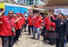 Desak Tindak Tegas Kasus Dugaan Politik Uang, Relawan Rumah Juang datangi Kantor Bawaslu Banyumas