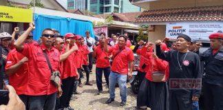 Desak Tindak Tegas Kasus Dugaan Politik Uang, Relawan Rumah Juang datangi Kantor Bawaslu Banyumas