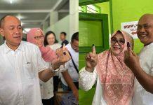 Sadewo-Lintarti Nyoblos Bersama Pasangan Masing-masing