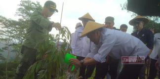 Hari Menanam Pohon, Bupati Afif: Kita juga Harus Merawat, Jangan Hanya Tanam Saja