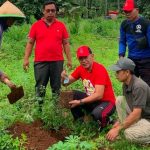 Sebagai Bentuk Ucapan Hari Ulang Tahun Ibu Megawati, Junarso Persembahkan Tumpengan Serta Tanam Pohon Durian dan Kelengkeng