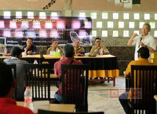 Diskusi Panel Politik, Junarso Sosialisasikan Jepara Mulus