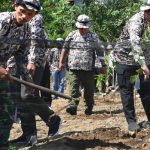 Ikuti Reboisasi, Yunianto Investasi Alam untuk Masa Depan