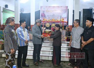 Sosialisasi Kebijakan Lewat Media Tradisional, Andang Wahyu Triyanto Serahkan Gamelan untuk Pelestarian Budaya di Desa Kuwasen