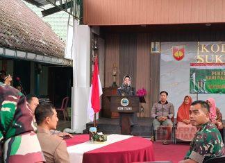 Sumbangkan Kaki Palsu Kepada Disabilitas, Bupati Sukoharjo: Terimakasih Pak Dandim Foto: Bupati Etik memberikan sambutan dalam acara bakti sosial penyerahan kaki palsu dan kursi roda kepada penyandang disabilitas