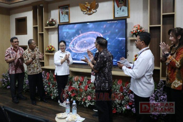 Agustina Wilujeng Pramestuti secara resmi melantik 2.324 Pegawai Pemerintah dengan Perjanjian Kerja (PPPK) dan 4 pejabat fungsional