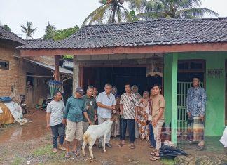 Kube Gemak Joyo Desa Damarwulan Dapat Pelatihan Fermentasi Pakan Ternak dan Bantuan Kambing dari Aspirasi Junarso