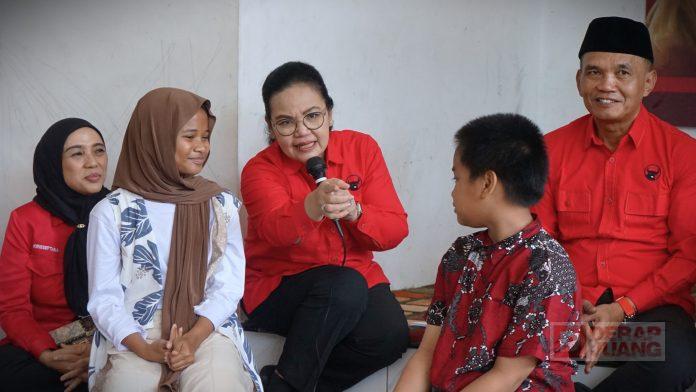 Bakti-PDI-Perjuangan-Jateng-untuk-Anak-Panti-Asuhan-2 PDI Perjuangan Jateng