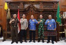 Bupati Sadewo Sepakati Penguatan Tata Kelola Data dan Pembentukan Satgas Parkir