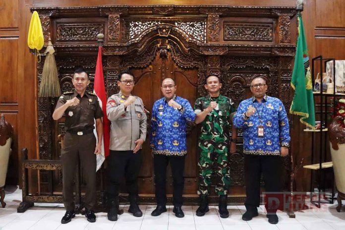 Bupati-Sadewo-Sepakati-Penguatan-Tata-Kelola-Data-dan-Pembentukan-Satgas-Parkir