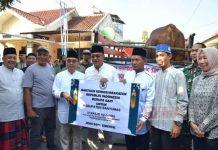 Bupati Sadewo Serahkan Sapi Kurban dari Presiden Kepada Takmir Masjid Az Zahra Karangklesem