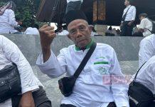 Gus Wahid Kader Banteng usia 75 Tahun asal Kota Tegal : Semangat Tak Kenal Usia dalam Ziarah Makam Bung Karno