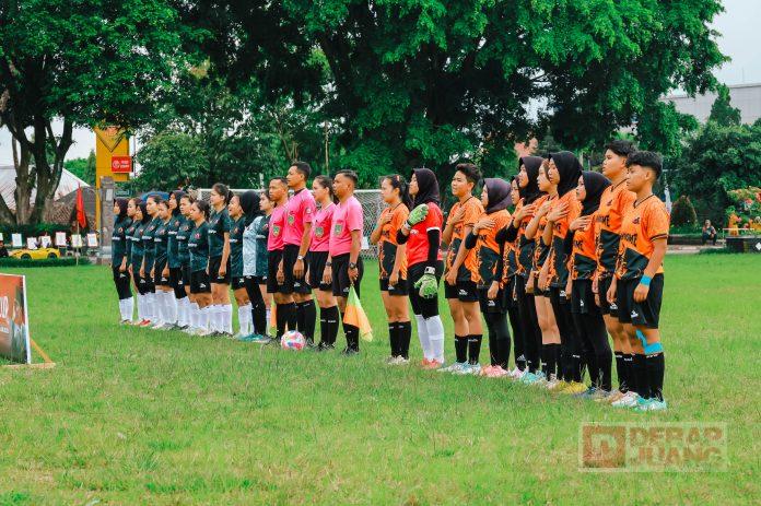 foto-dua-team-dalam-kompetisi-soekarno-cup-di-alun-alun-wonosobo