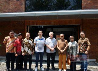 Samuel Wattimena Kunjungi Pabrik Keramik Sango: Dorong Produk Lokal Mendunia