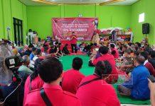 Utut Adianto Kunjungi Korban Longsor Situkung, Serahkan Santunan dan Sampaikan Duka Mendalam