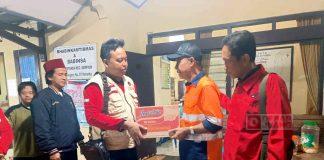 Bersama Andri, Baguna Banyumas Serahkan Bantuan Kepada Warga Terdampak Bencana Tanah Longsor