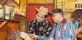 Samuel Wattimena Perjuangkan Wisata Bukit Cinta Jadi ‘Creative Hub’ Samuel Wattimena