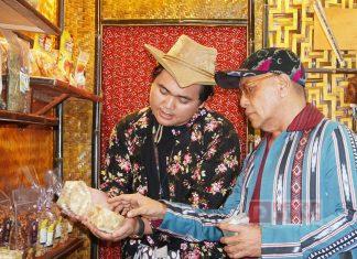 Samuel Wattimena Perjuangkan Wisata Bukit Cinta Jadi ‘Creative Hub’ Samuel Wattimena