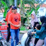 Semarak Ramadhan, DPC PDI Perjuangan Brebes Bagikan Takjil dan Nasi Ponggol PDI Perjuangan Brebes