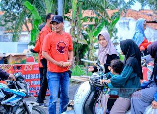 Semarak Ramadhan, DPC PDI Perjuangan Brebes Bagikan Takjil dan Nasi Ponggol PDI Perjuangan Brebes