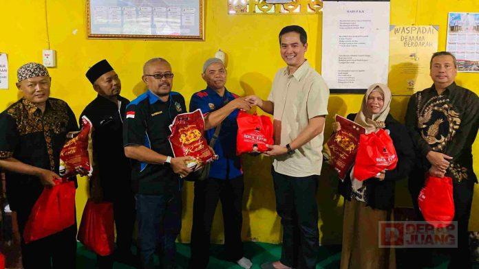 Adisatrya-Suryo-Sulisto-Bagikan-300-Paket-Sembako-untuk-Perantau-Banyumas-Cilacap-di-Jabodetabek1