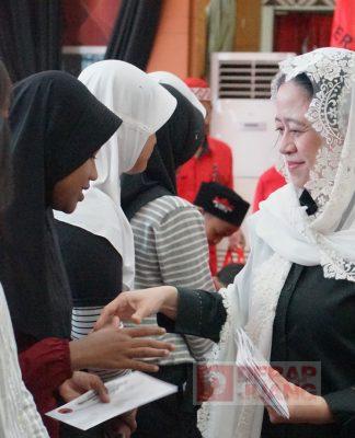 Berbagi dengan Anak Yatim-Piatu, Mbak Puan: Kader Harus Selalu Hadir Puan Maharani