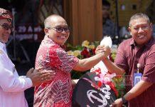 Dukung KBM SMK 17 Temanggung, Sofwan Serahkan Bantuan Bus Sekolah Sofwan Dedy Ardyanto