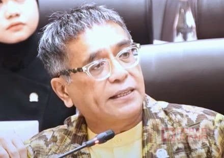Foto: Anggota Komisi VII DPR RI Fraksi PDI Perjuangan, Samuel Wattimena Memberikan Kritik Terhadap Anggaran Industri Kreatif dalam RDP Bersama Kementerian Ekonomi Kreatif di Kompleks Parlemen Senayan (01/06/2026)